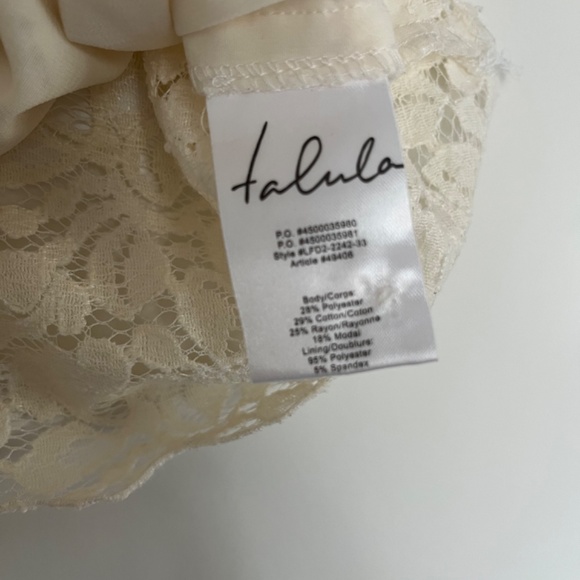 Aritzia Talula Lace Cropped Top, Cream, Size XS - Picture 9 of 9